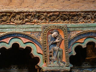 Arpista interpretando la música para que los monjes recen el oficio / Harp player playing for the monks to pray the Divine Office