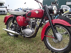 De motor van de BSA B40 werd niet gebaseerd op de 350cc-B31, maar op deze 250cc-BSA C15.