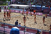 Deutsch: Beachhandball bei den Olympischen Jugendspielen 2018; Tag 3, 10. Oktober 2018; Mädchen, Vorrunde, Gruppe B - Niederlande-Argentinien 2:0 English: Beach handball at the 2018 Summer Youth Olympics at 10 October 2018 – Girls Preliminary Round Group B‎ – Netherlands-Argentina 2:0