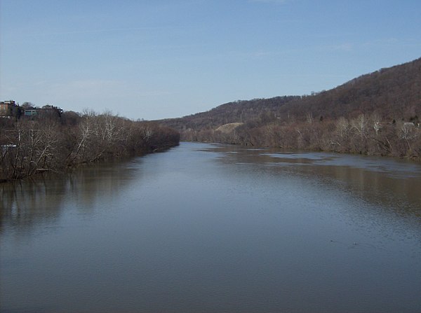 Looking northward along the Beaver River at Beaver Falls.