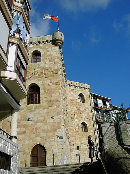 File:Bermeo Torre de Ercilla.jpg