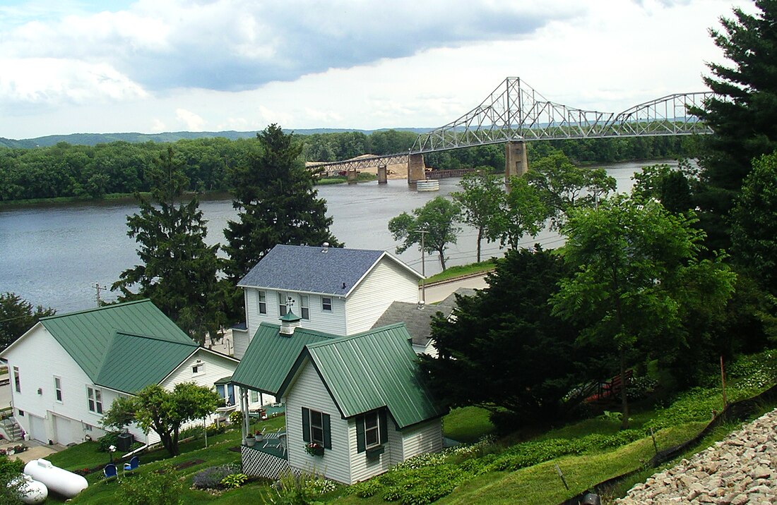 File:BlackHawkBridge1.jpg