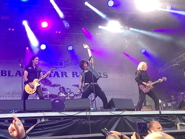 Black Star Riders performing in 2014