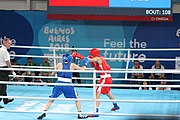 Deutsch: Boxen bei den Olympischen Jugendspielen 2018 Tag 12, 18. Oktober 2018 - Finale Leichtgewicht Mädchen – Oriana Saputo (Argentinien, blau) schlägt Emma Lawson (Australien, rot) 5-0; Ringrichter ist José Romero (Spanien). English: Boxing at the 2018 Summer Youth Olympics on 18 October 2018 – Girls' lightweight Bronze Medal Bout – Oriana Saputo (Argentina, blue) wins over Emma Lawson (Australie, red) 5-0; Referee is José Romero (Spain). Español: Boxeo en los Juegos Olímpicos Juveniles de Verano de 2018 en 18 de octubre de 2018 - Combate de medalla de bronce de las niñas: Oriana Saputo (Argentina, azul) gana a Emma Lawson (Australie, roja) 5-0; Árbitro es José Romero (España).