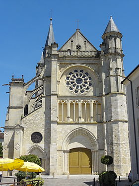 A Saint-Étienne Church of Brie-Comte-Robert cikk illusztráló képe