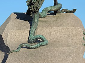 Bronzen ruiterPetr snake.jpg