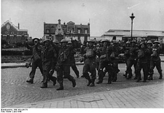British prisoners being marched away after the fall of Calais, 26 May 1940 Bundesarchiv Bild 183-L05174, Calais, kriegsgefangene britische Soldaten.jpg