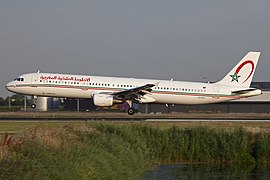 Airbus A321-211 linii Royal Air Maroc startujący z Portu lotniczego Amsterdam-Schiphol
