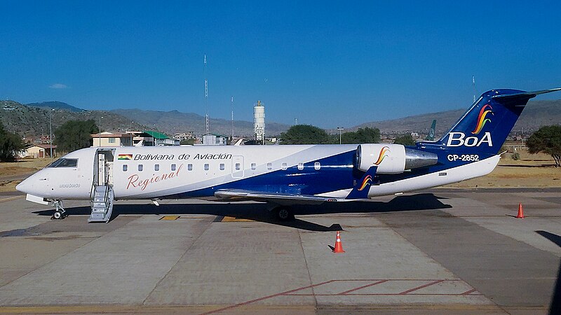 File:CRJ-200 Boliviana de Aviación.jpg