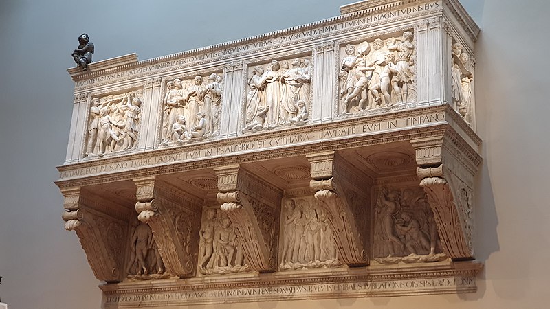 File:Cantoria by Luca della Robbia-Museo dell'Opera del Duomo (Florence).jpg