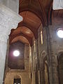 Nave principal, techumbre de restauración e interior desprovisto del w:es:Monasterio de San Lorenzo de Carboeiro, en la provincia de Pontevedra, España.