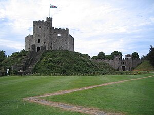 Cardiff Castle Keep (2005-08-11).jpg