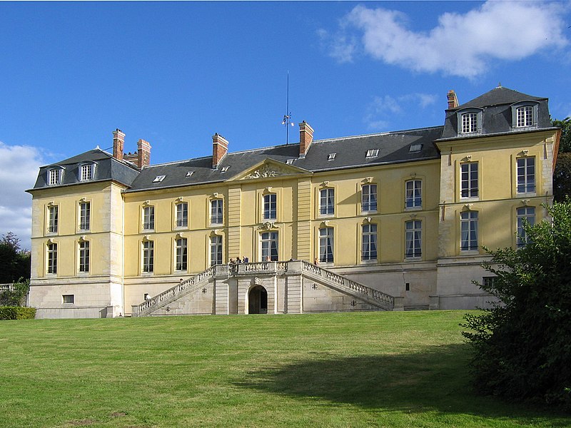 Château La Celle Saint-Cloud.jpg