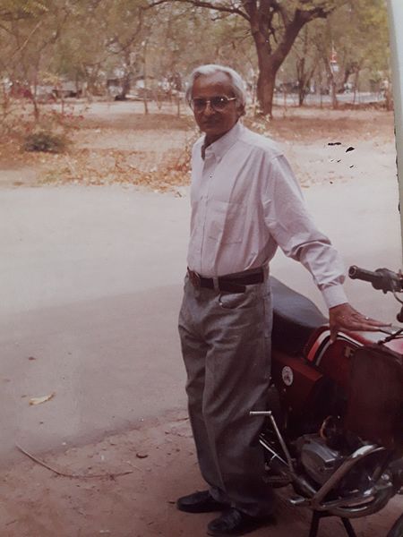 File:Chinu Modi in 1995.jpg