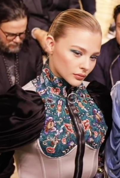 File:Chloë Moretz Louis Vuitton Paris Fashion Week 2019.png