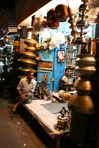 <span class="mw-page-title-main">Chawri Bazar</span> Neighborhood of Delhi in North Delhi, India