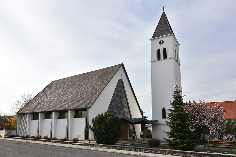 File:Christuskirche Stoob 01.JPG