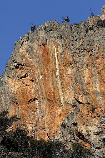 File:Cliffs (37260642850).jpg