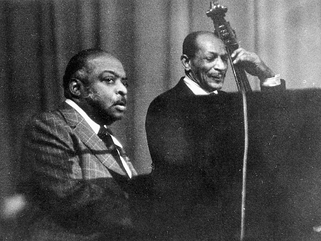 Count Basie (left) in concert (Cologne 1975)