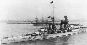 Heavy cruiser Zara in 1940 Crucero pesado Zara 2.JPG