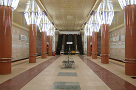 Demiivska metro istasyonu Kiev 2010 02.jpg