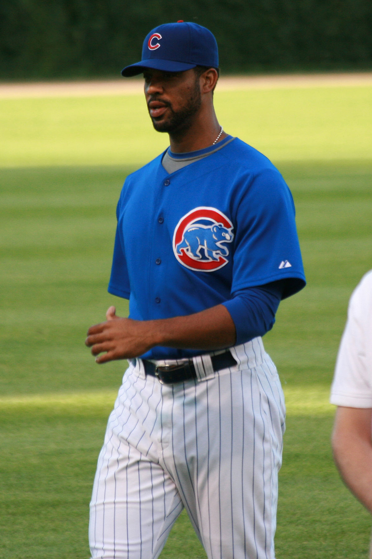 File:Derrek Lee - 2008 - cropped.jpg - Wikipedia