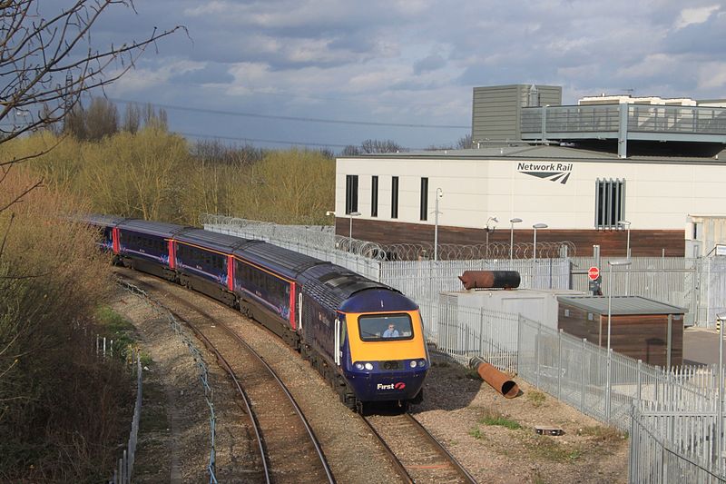 File:Didcot West Curve - FGW 43179 down train.JPG