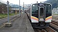 An E129 series EMU at Echigo-Nakazato Station in April 2016