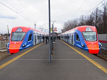 ЭГ2Тв-001 и 002 на платформе Новопеределкино