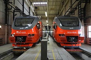 ЭП3Д-0005 (слева) и ЭП3Д-0006 (первые поезда серии для РЖД)