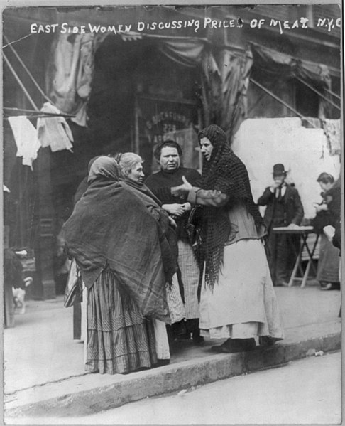 File:East Side women discussing price of meat during N.Y.C. Meat Boycott. Apr. 1910 LCCN2004679521.jpg