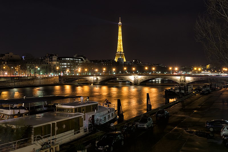 File:Eiffel Tower and Pont des Invalides at night, 15 February 2014.jpg