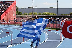 Elina Tzengko y Münevver Hancı vuelta olímpica 2018 YOG 05.jpg