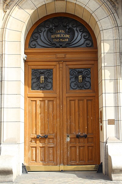 File:Entrée Caserne Célestins Paris 3.jpg