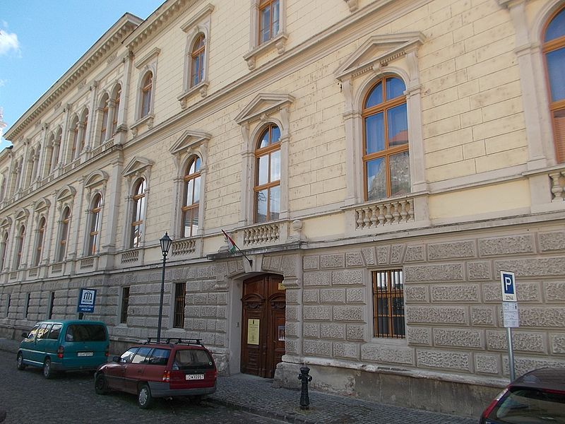 File:Esztergom 2016, Érseki Víziváros, Keresztény Múzeum.jpg