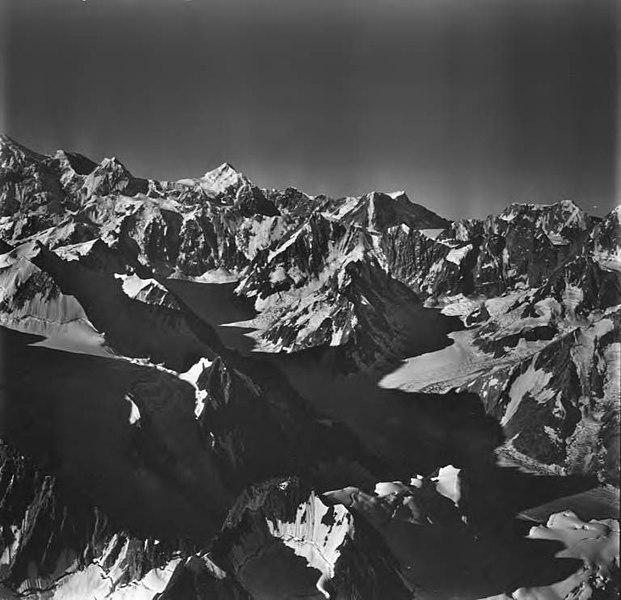 File:Fairweather Glacier, mountain glaciers, August 26, 1979 (GLACIERS 5453).jpg