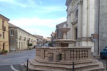 Fontana Barocca Carlo Pacino con il corso Roma sullo sfondo