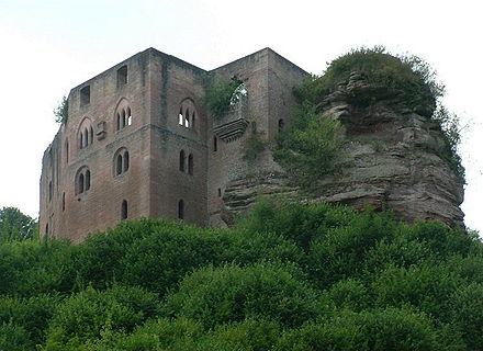 Frankenstein Castle, which may be reached on the green and red, green and blue and black dot on white bar trails. Frankensteinarp.jpg