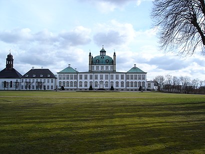 Sådan kommer du til Fredensborg Slotskirke med offentlig transport – Om stedet