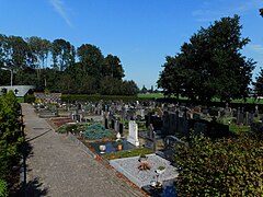 Geerdijk begraafplaats bij katholieke kerk