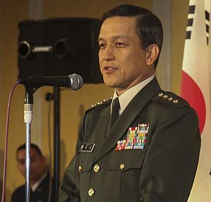 300px-Gen._Kiyofumi_Iwata_2015-11-12.JPG