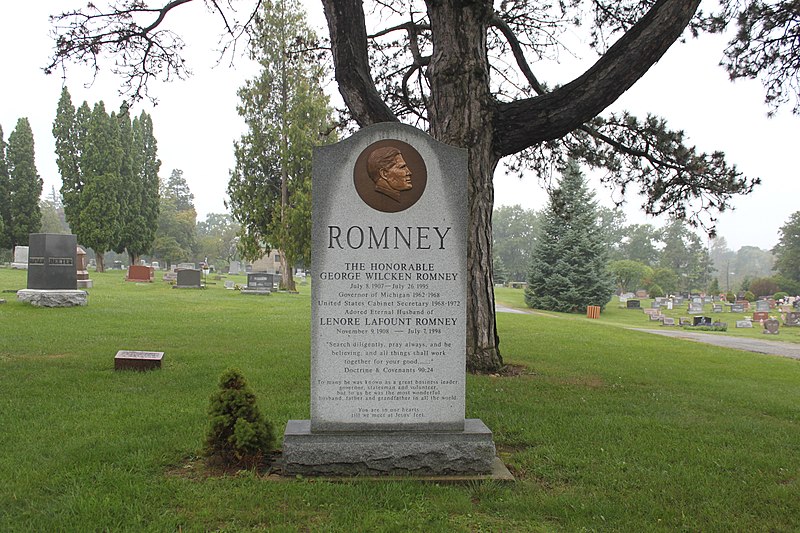 File:George and Lenore Romney Grave, Fairview Cemetery, Brighton, Michigan - panoramio.jpg