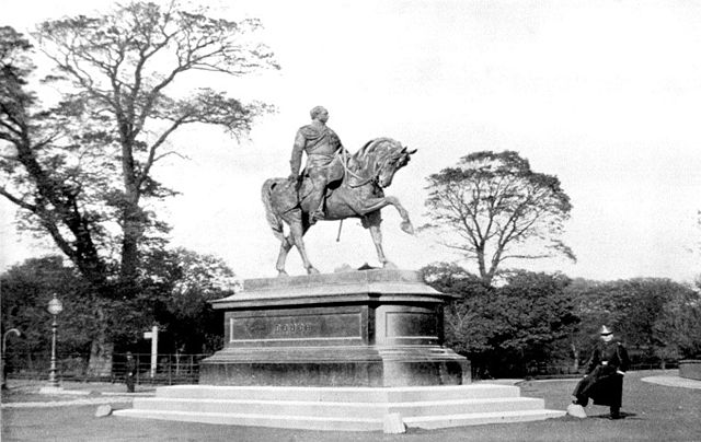The statue as it originally stood, in the Phoenix Park, Dublin, from 1878 to 1957