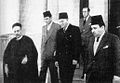Le gouvernement de Cyrénaïque avec l'émir Idris (à gauche).