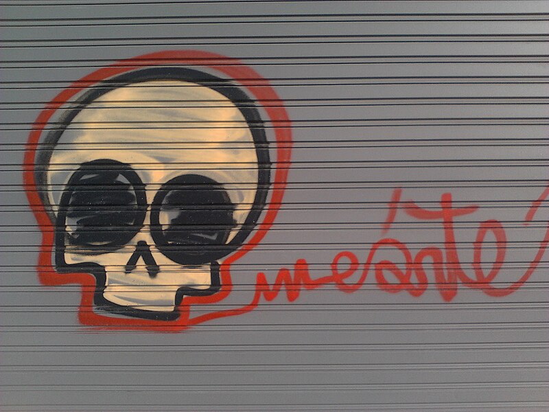 File:Grafiti calavera en La Plata.jpg