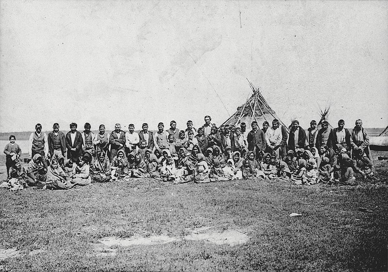 File:Group of people, Fort George, James Bay (2450).jpg
