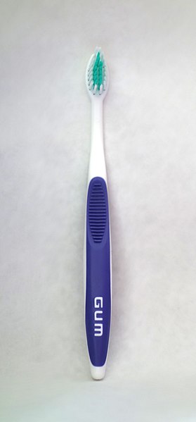 File:Gum manual toothbrush.jpg