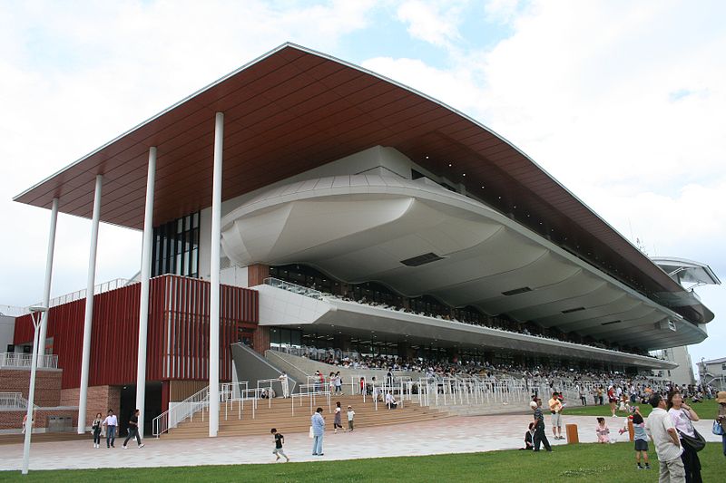 File:Hakodate Racecourse Main Stand 20100725C1.JPG