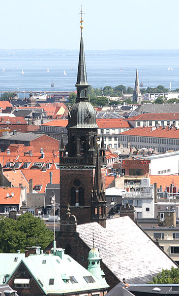 File:Helligaandskirken Copenhagen belfry from above.jpg