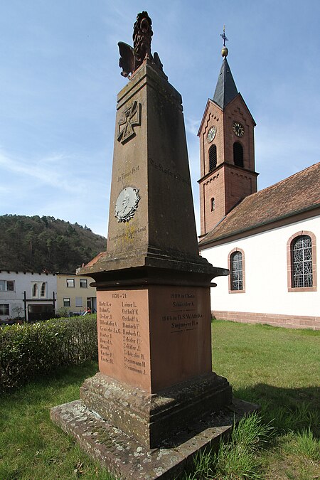 Hinterweidenthal Hauptstr 84 Kriegerdenkmal+Evangelische Kirche gje